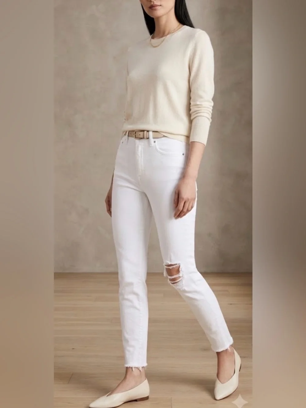 721 Levi's White Skinny High Rise Jeans with Knee Rip